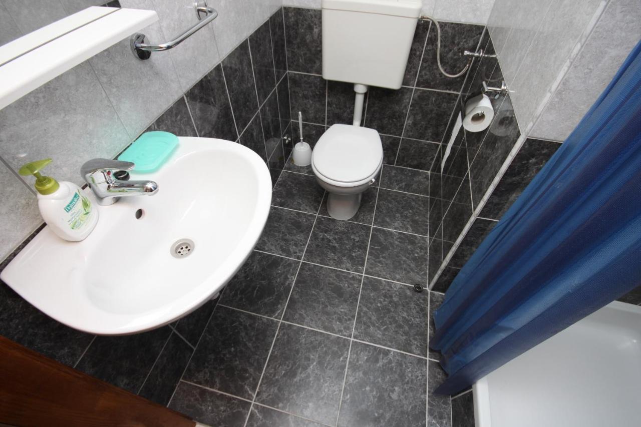 Apartments And Rooms With Parking Space Gradac, Makarska - 6819 غراداك المظهر الخارجي الصورة