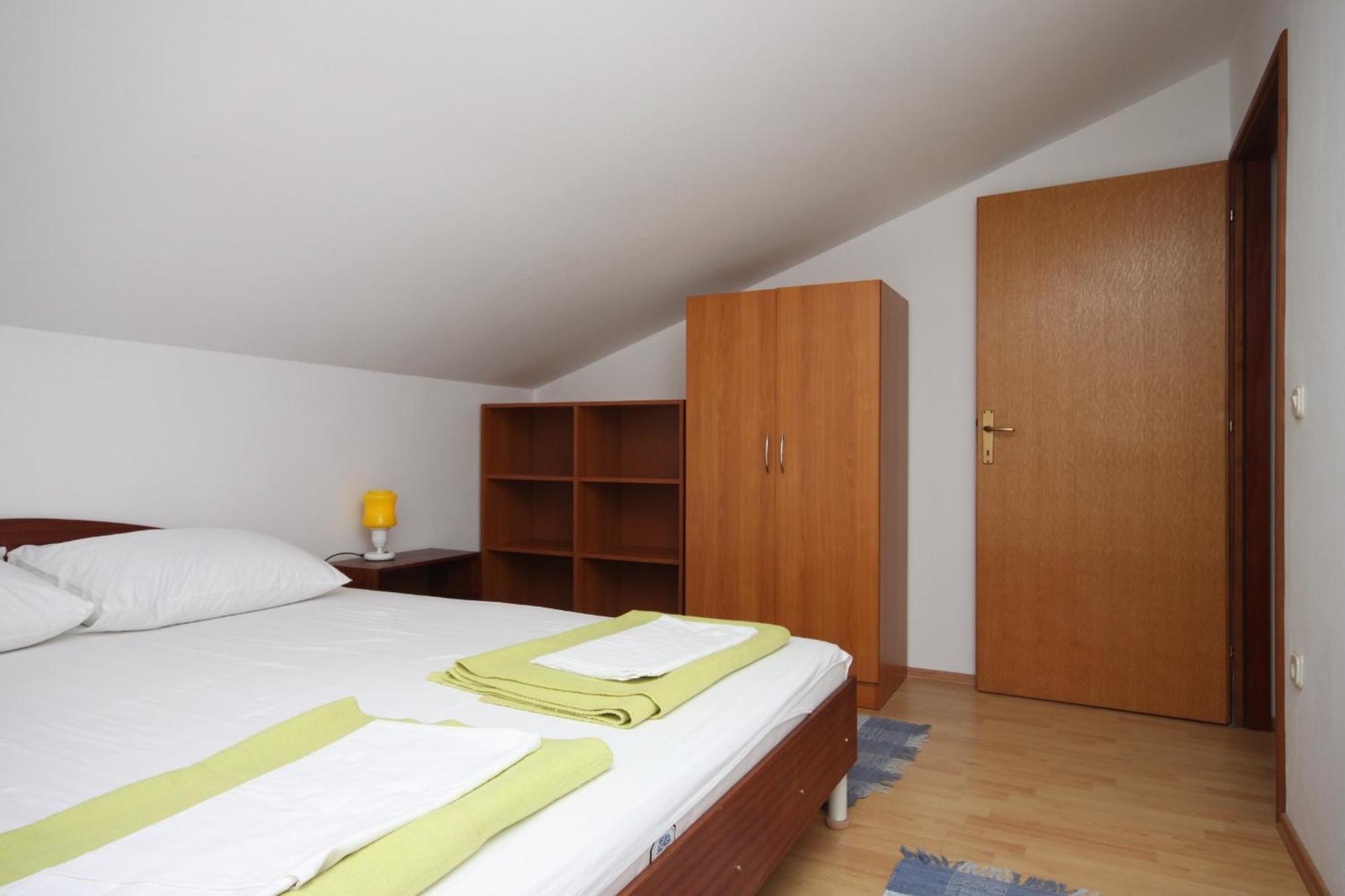 Apartments And Rooms With Parking Space Gradac, Makarska - 6819 غراداك الغرفة الصورة